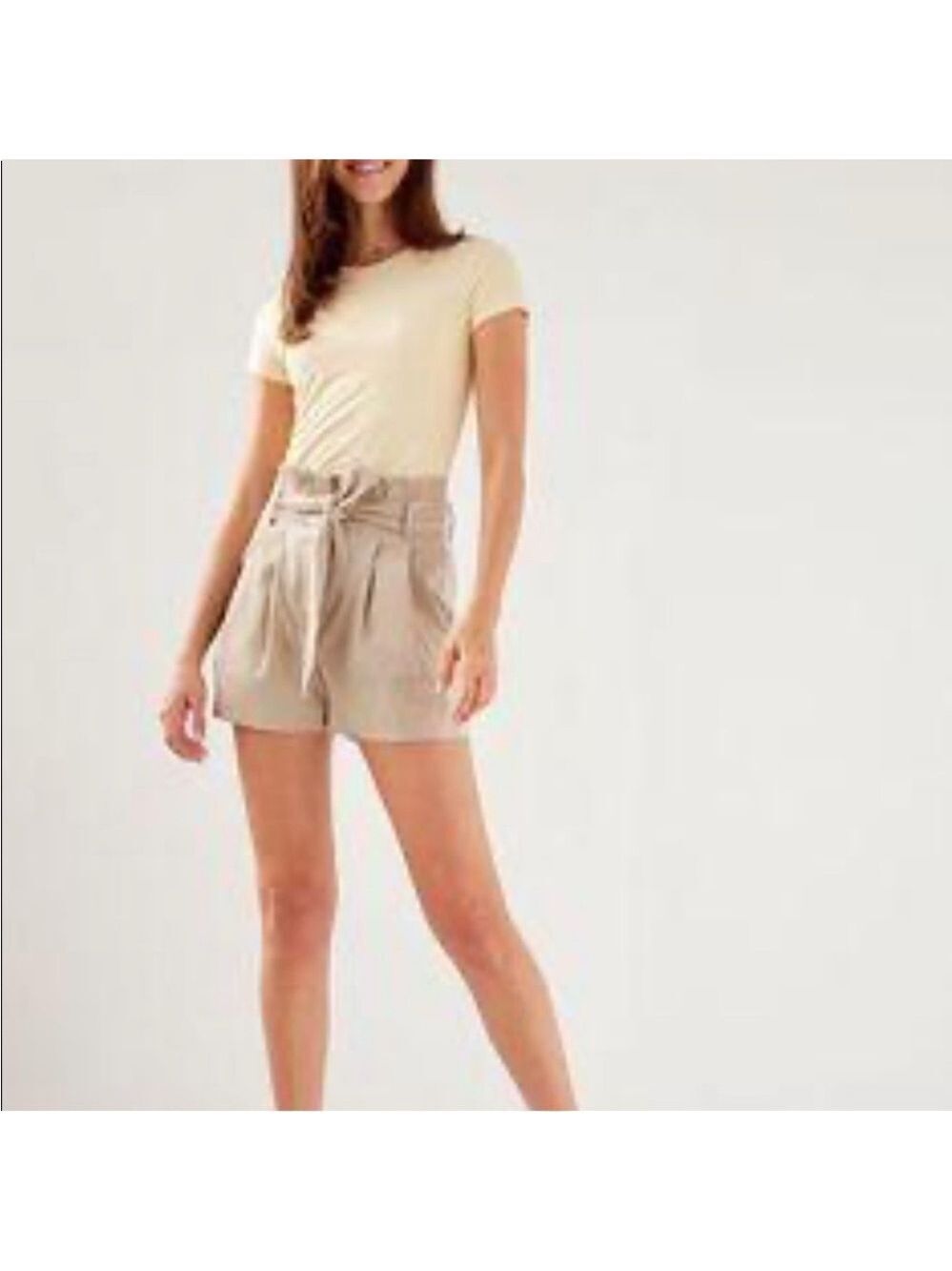 Aritzia Babaton Linen Blend High Waisted Paper Bag Belted Shorts Sz 4 Tan